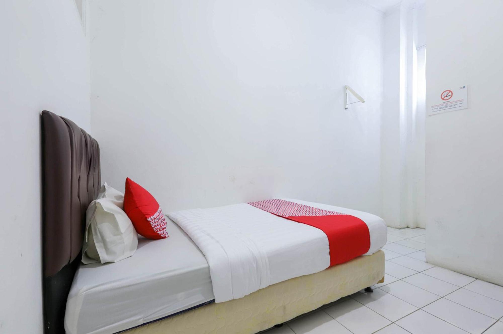 Oyo 1111 Pasar Baru Inn جاكرتا المظهر الخارجي الصورة